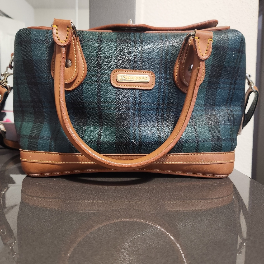 Carina - Picture 1 of 4